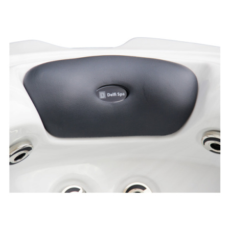 Гидромассажный спа-бассейн Delfi Spa Samana Гидромассажный спа-бассейн Delfi Spa Samana